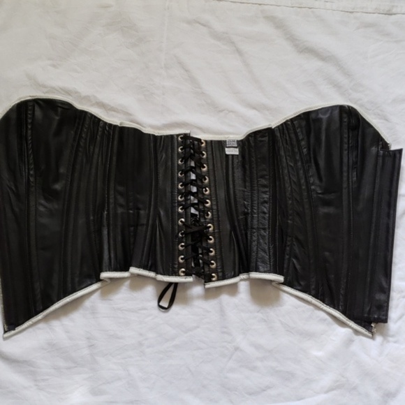 Northbound Leather Sweetheart Corset w White Trim - Picture 6 of 7